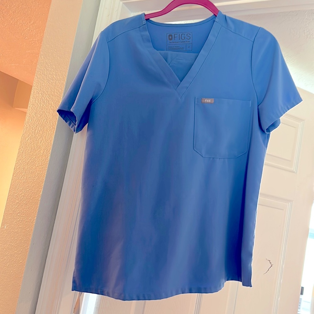 Figs Catarina One pocket top size medium